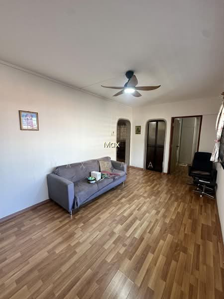 639 ROWELL ROAD image 1 of 10
