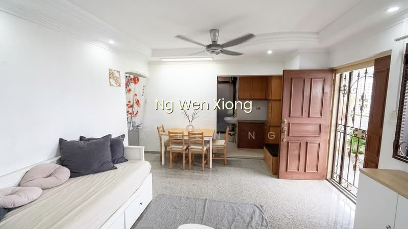 183D RIVERVALE CRESCENT image 1 of 9