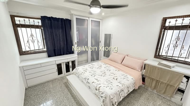 183D RIVERVALE CRESCENT photo 2