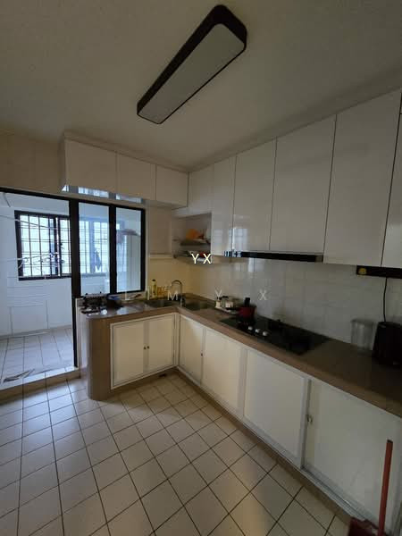 324 SEMBAWANG CLOSE photo 2