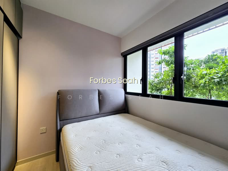 RIVERFRONT RESIDENCES photo 4