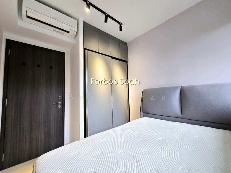 RIVERFRONT RESIDENCES photo 5