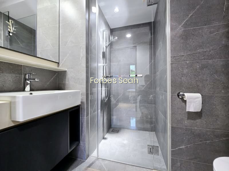 RIVERFRONT RESIDENCES photo 6