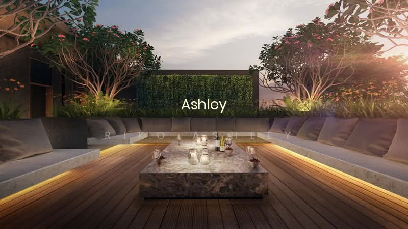 ORCHARD SOPHIA photo 2