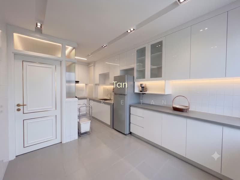 12 TOH YI DRIVE photo 2