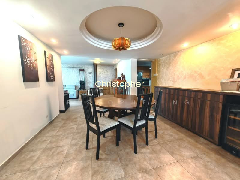 27 MARINE CRESCENT image 1 of 5