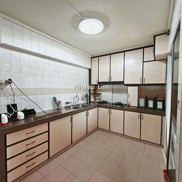 856 JURONG WEST STREET 81 photo 3