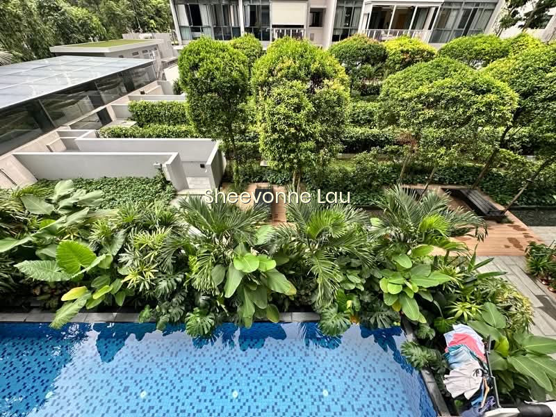 THE LUXURIE photo 2