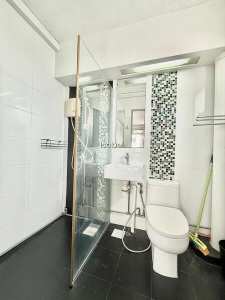 315 TAMPINES STREET 33 image 1 of 2