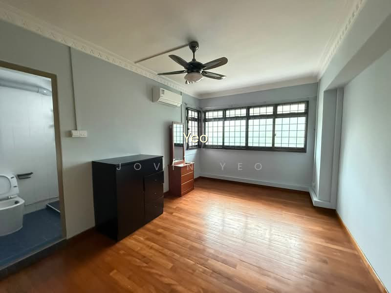 223A COMPASSVALE WALK photo 2