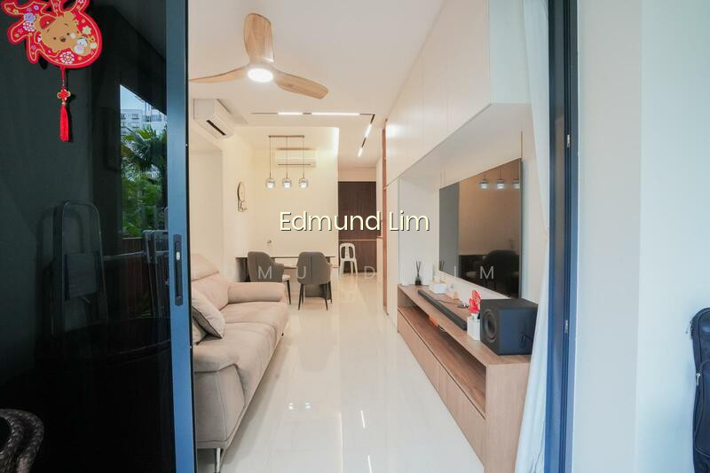 RIVERFRONT RESIDENCES photo 3