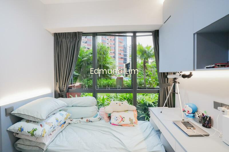 RIVERFRONT RESIDENCES photo 4