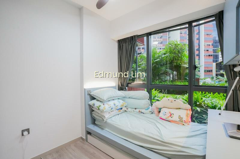 RIVERFRONT RESIDENCES photo 6
