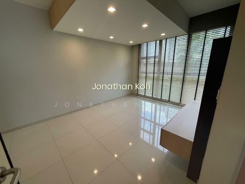 PRIVE image 1 of 9