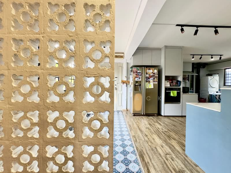730 TAMPINES STREET 71 image 1 of 10
