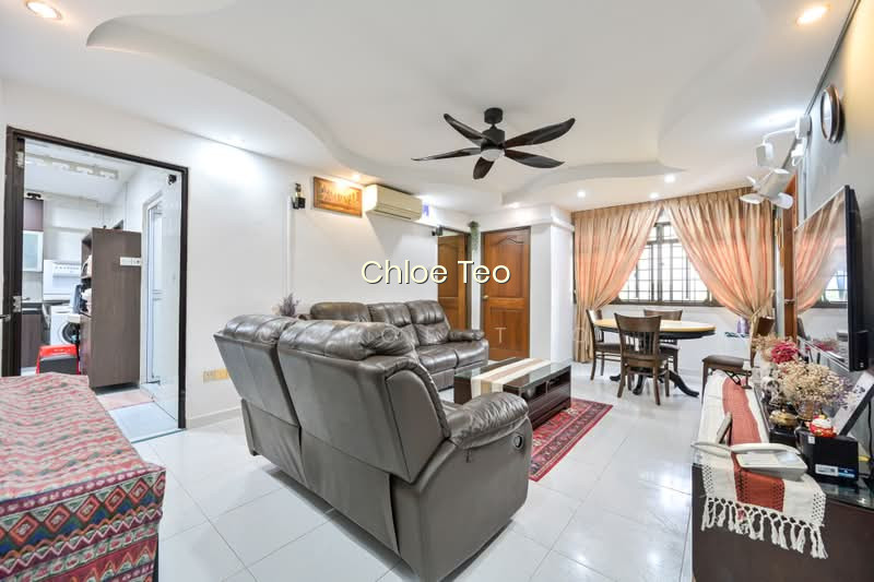 589D MONTREAL DRIVE image 1 of 10