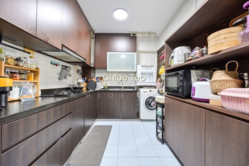 589D MONTREAL DRIVE photo 2