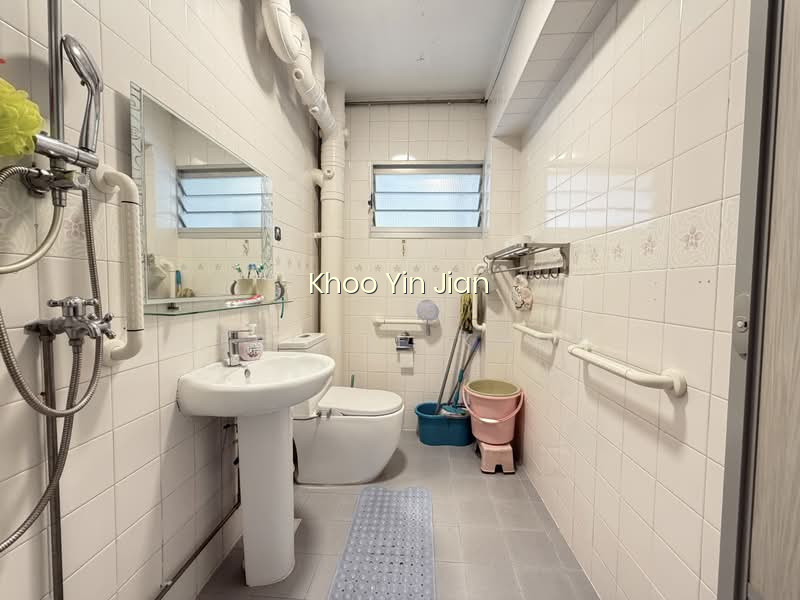 1KM TO 4 PRI SCHS I NEXT TO MRT AND INTEGRATED HUB!! photo 3