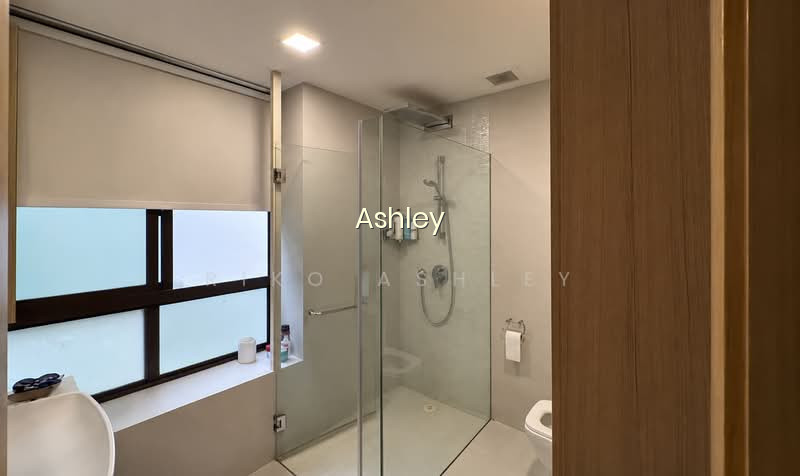 VARSITY PARK CONDOMINIUM image 1 of 7
