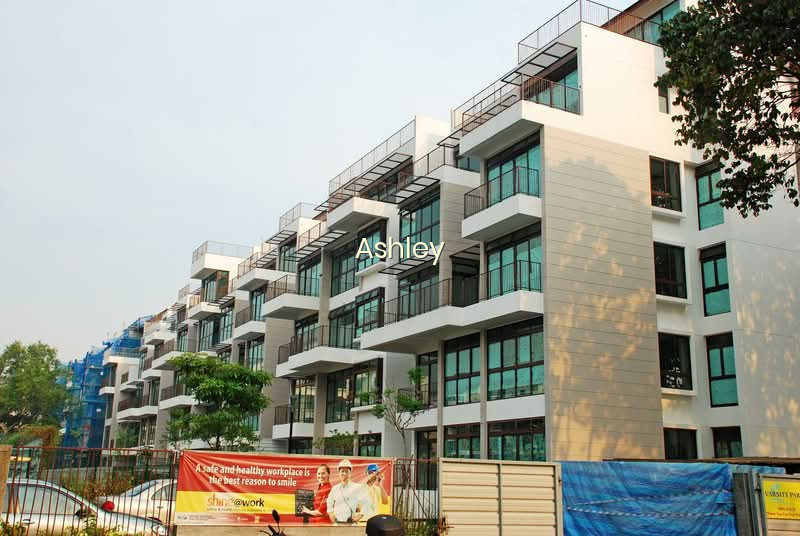 VARSITY PARK CONDOMINIUM photo 3