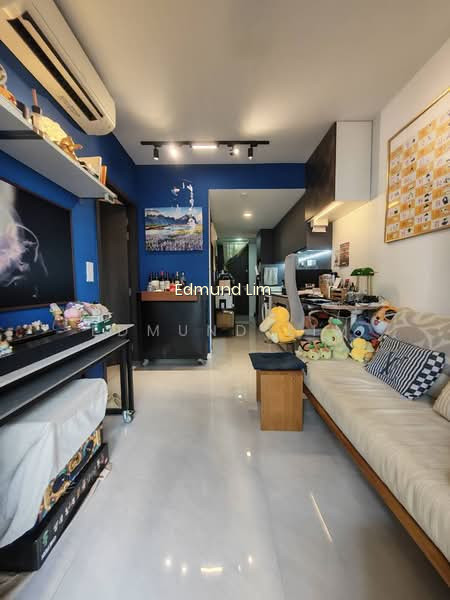 RIVERFRONT RESIDENCES photo 3