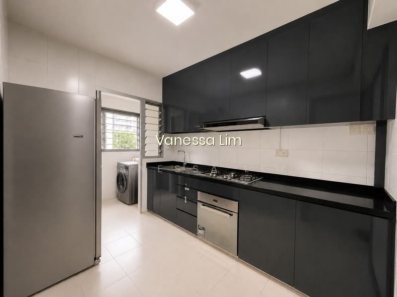 524B TAMPINES CENTRAL 7 image 1 of 7