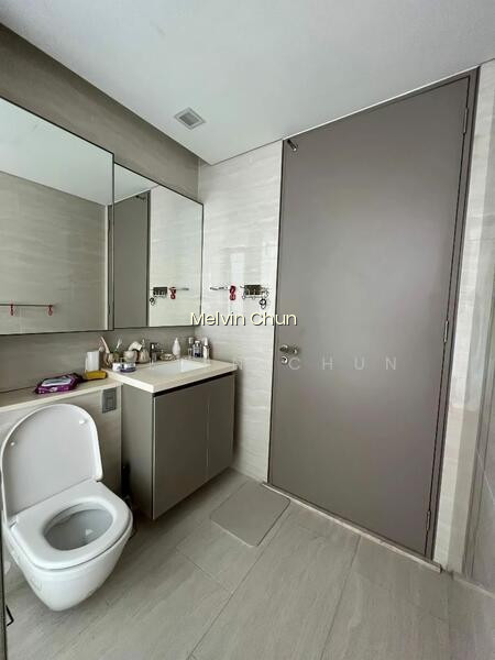THE VENUE RESIDENCES AND SHOPPES photo 3