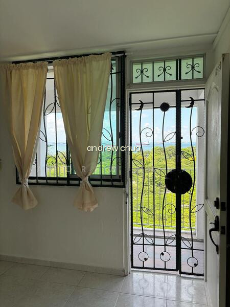 33 MARINE CRESCENT image 1 of 10