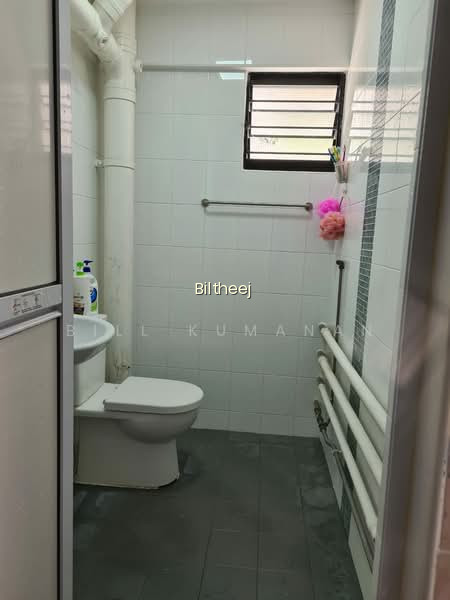 315 SEMBAWANG VISTA image 1 of 8