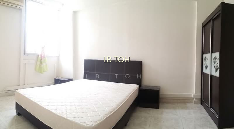 303 SERANGOON AVENUE 2 photo 2