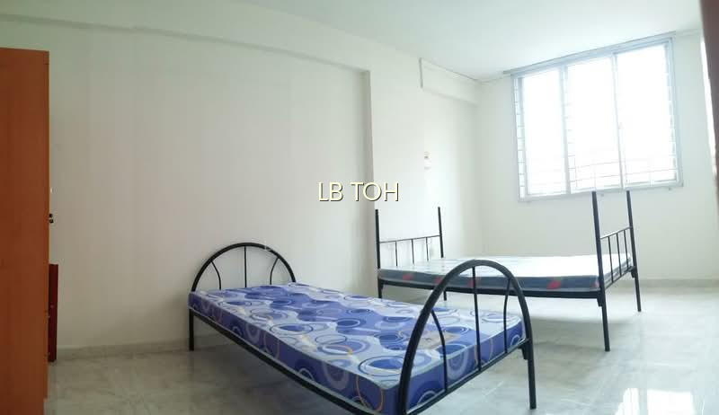 303 SERANGOON AVENUE 2 photo 3