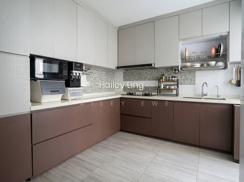 658 WOODLANDS RING ROAD photo 2