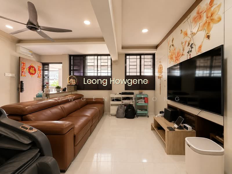 302 WOODLANDS STREET 31 image 1 of 10