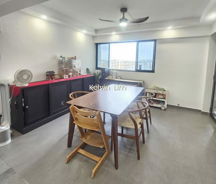 212 SERANGOON AVENUE 4 photo 4