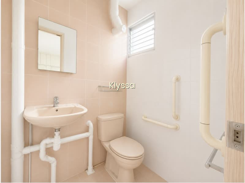 523 BEDOK NORTH STREET 3 photo 5