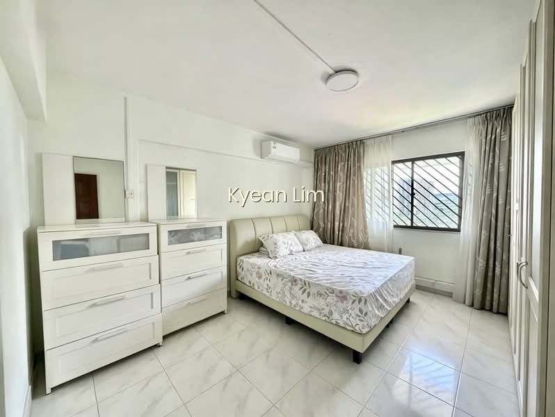 874A TAMPINES STREET 84 image 1 of 10