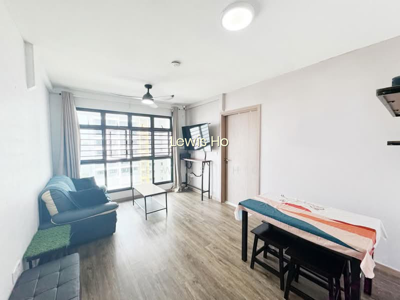 419A NORTHSHORE DRIVE image 1 of 5