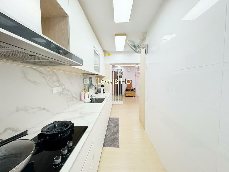 420B NORTHSHORE DRIVE image 1 of 6