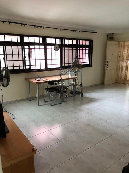 38 JALAN RUMAH TINGGI photo 3