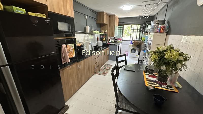 559 ANG MO KIO AVENUE 10 image 1 of 7