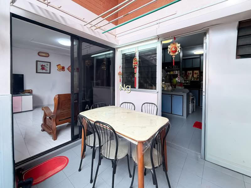 858 TAMPINES AVENUE 5 photo 2