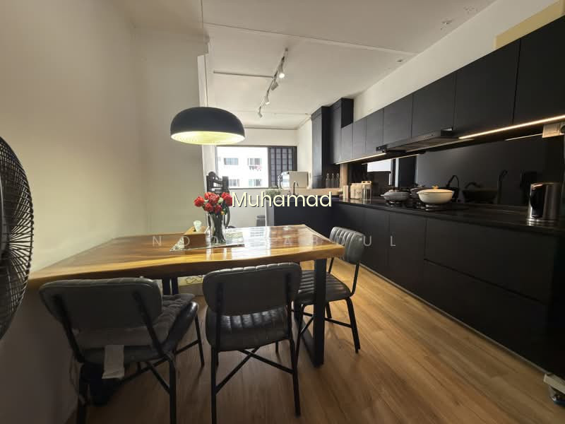 879 TAMPINES AVENUE 8 image 1 of 8