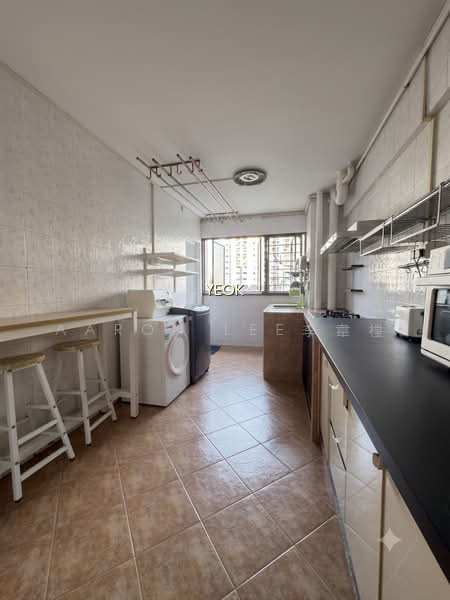 655 YISHUN AVENUE 4 image 1 of 10