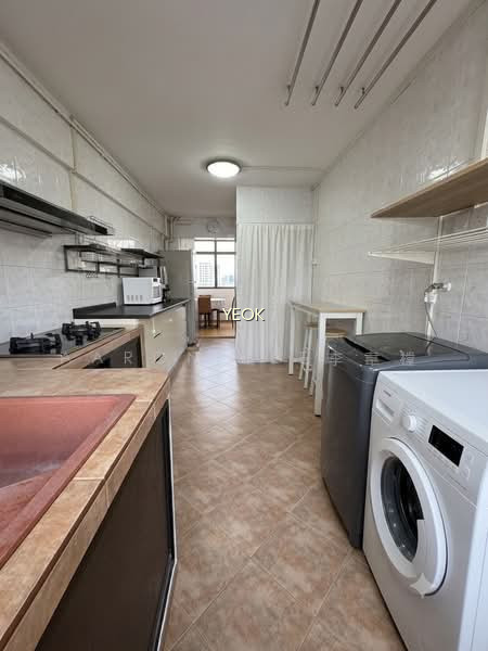 655 YISHUN AVENUE 4 photo 2