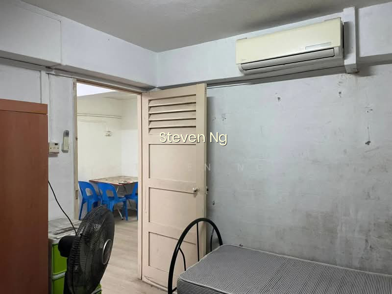 187 BOON LAY AVENUE image 1 of 5
