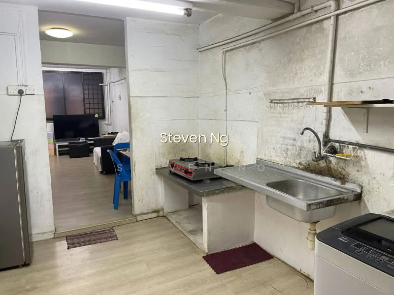 187 BOON LAY AVENUE photo 3