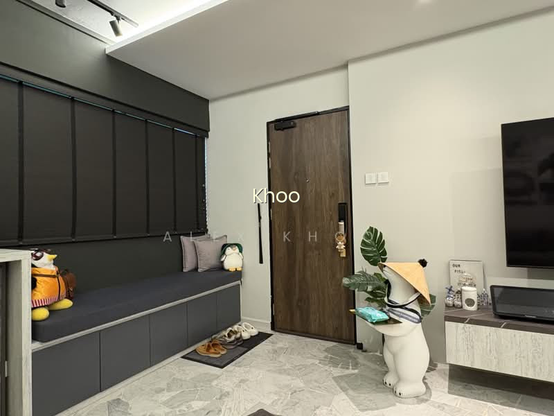 55 CHAI CHEE DRIVE image 1 of 10
