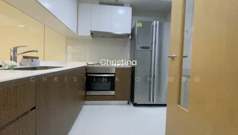 THE LAKEFRONT RESIDENCES photo 2