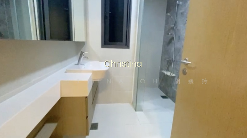 THE LAKEFRONT RESIDENCES photo 4