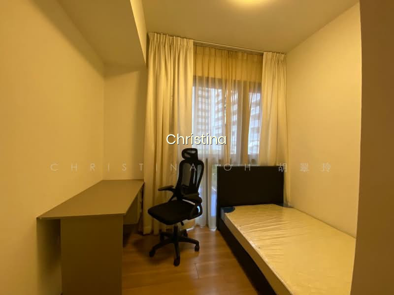THE LAKEFRONT RESIDENCES photo 6